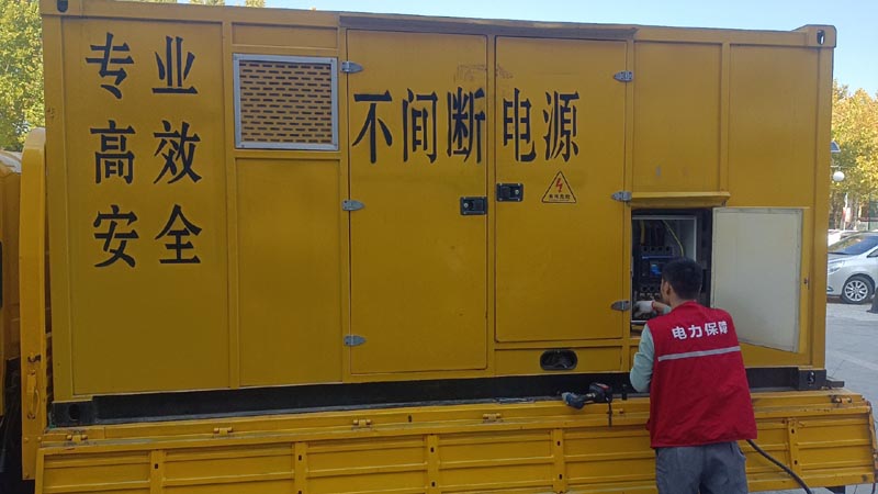 虎林柴油发电机组和UPS电源配合使用时，如何避免切换过程中的电力中断？