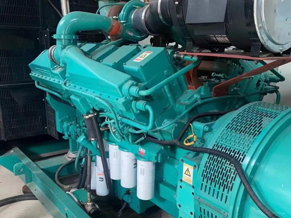 虎林更换100kW柴油发电机组机油时，需要注意哪些事项？